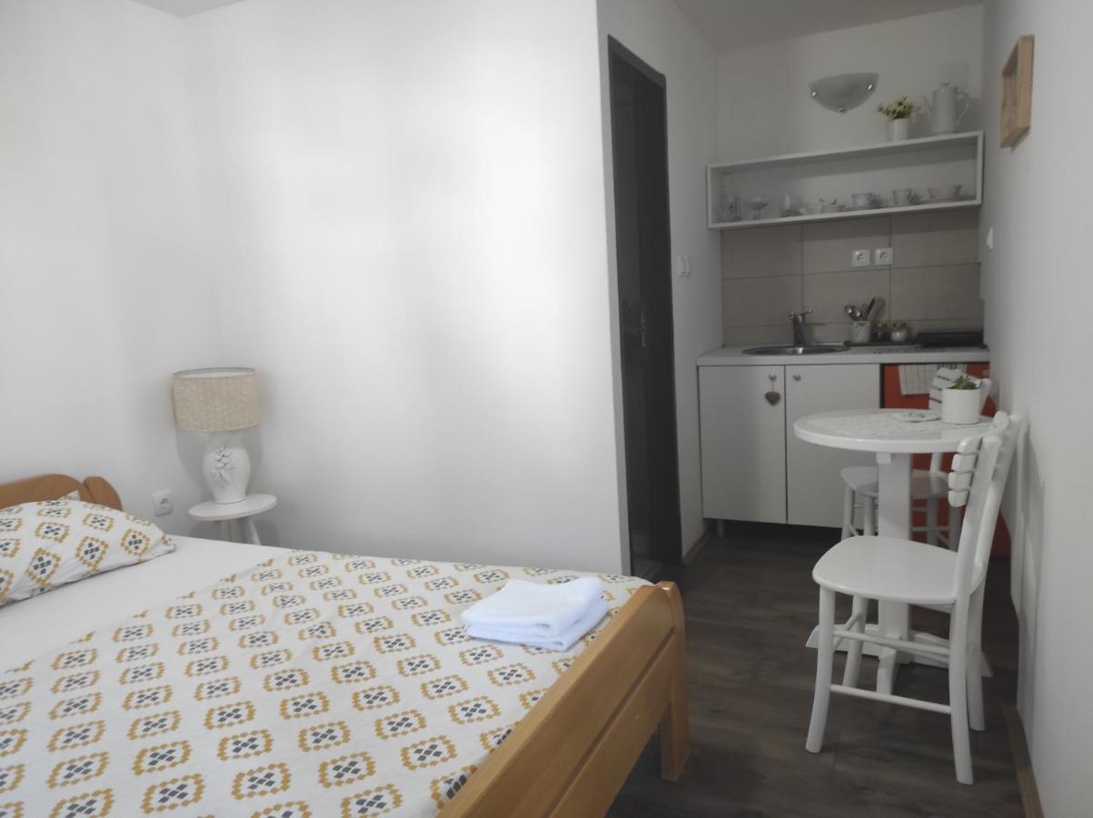 Hostelche Guest House Σμεντέρεβο Εξωτερικό φωτογραφία