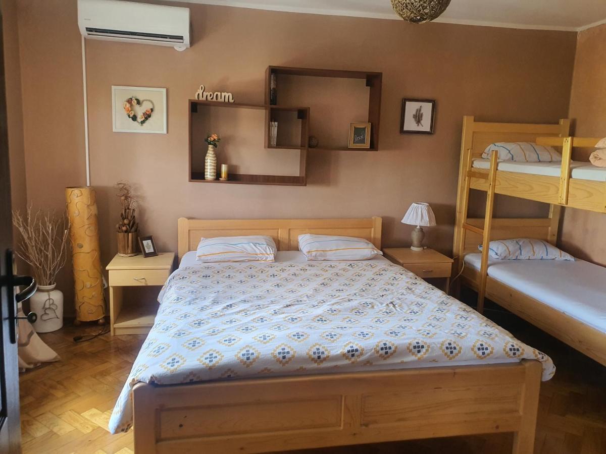 Hostelche Guest House Σμεντέρεβο Εξωτερικό φωτογραφία