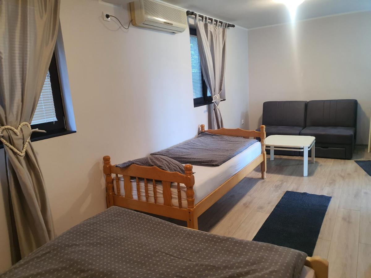 Hostelche Guest House Σμεντέρεβο Εξωτερικό φωτογραφία
