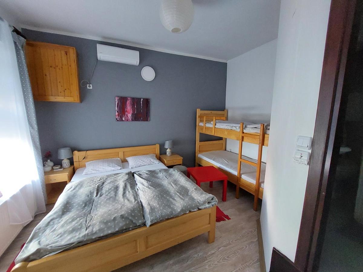 Hostelche Guest House Σμεντέρεβο Εξωτερικό φωτογραφία