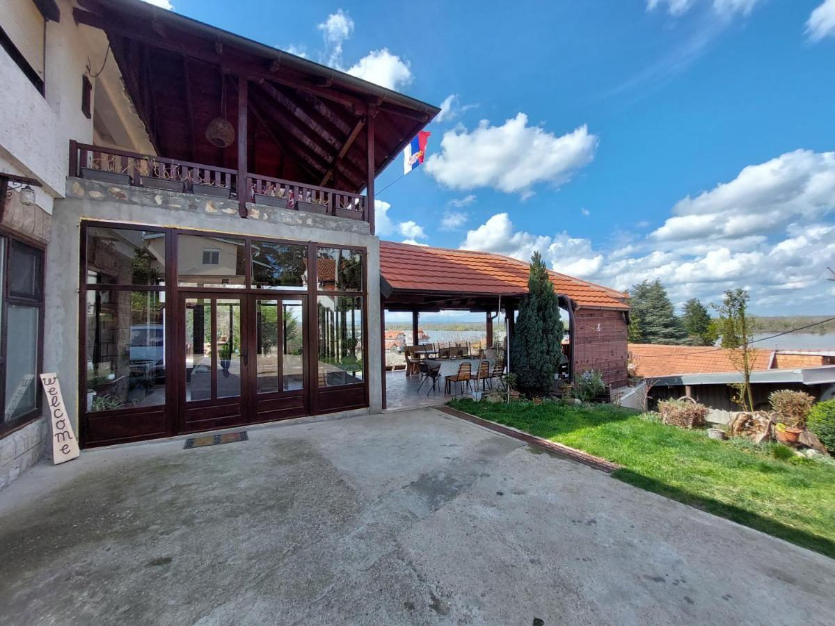 Hostelche Guest House Σμεντέρεβο Εξωτερικό φωτογραφία