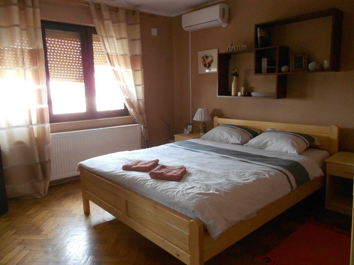 Hostelche Guest House Σμεντέρεβο Εξωτερικό φωτογραφία