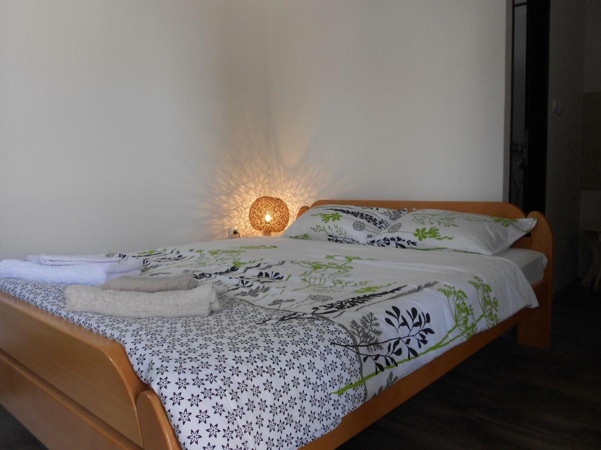 Hostelche Guest House Σμεντέρεβο Εξωτερικό φωτογραφία